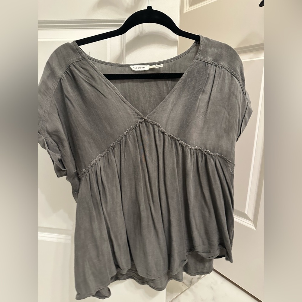 Coal short sleeve medium flow top